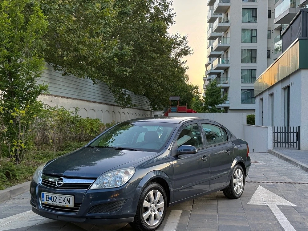 Opel Astra H Sedan 143.000 KM 1.6 Benzina 