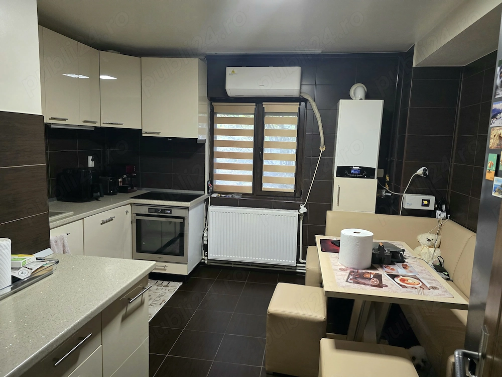Apartament cu 4 camere de vanzare