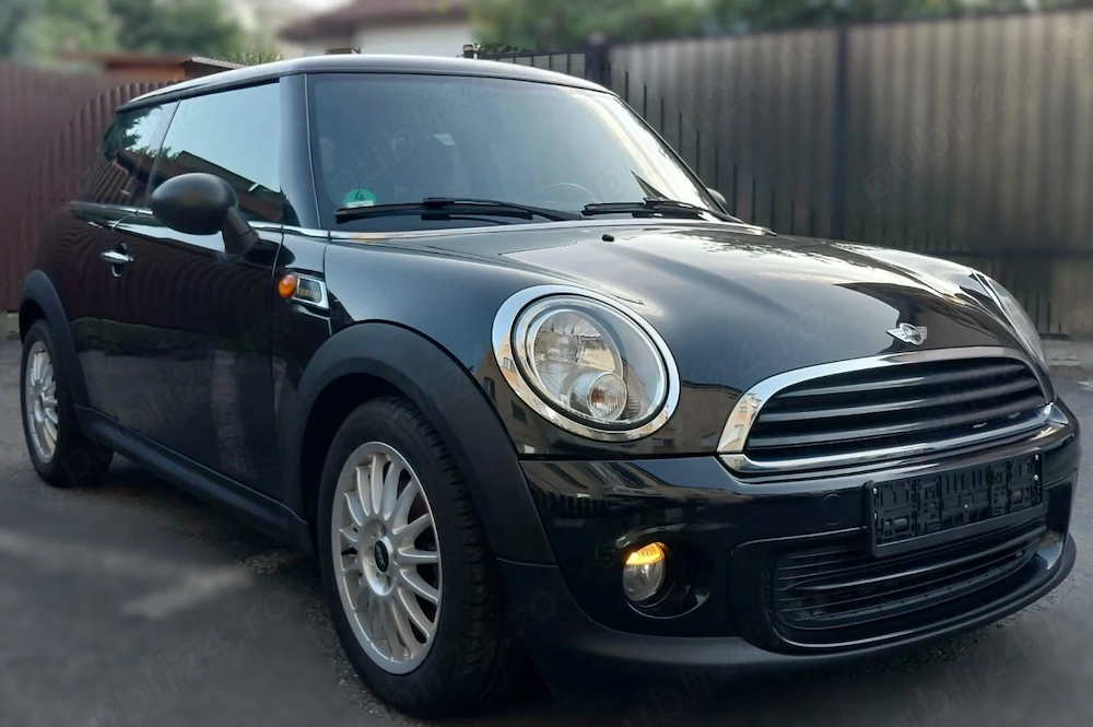 Vând MINI One, (Generația R56) Facelift, 11.2013, 1.6 benzină Ediție Specială  Midnight Black"