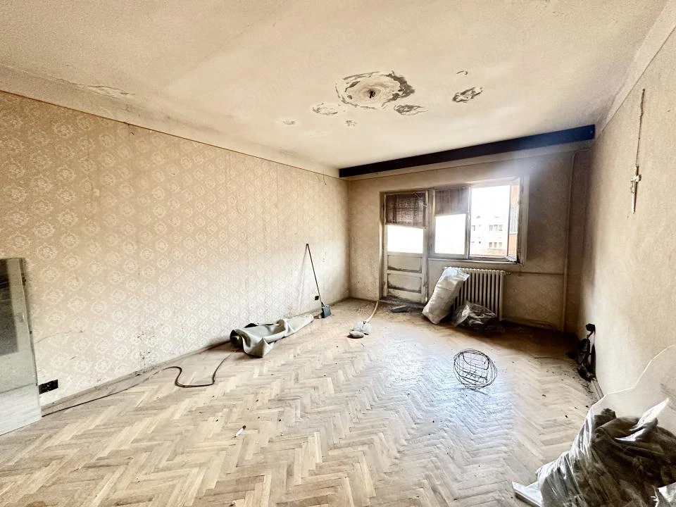 Apartament decomandat cu 3 camere si potential excelent – Zona Soarelui