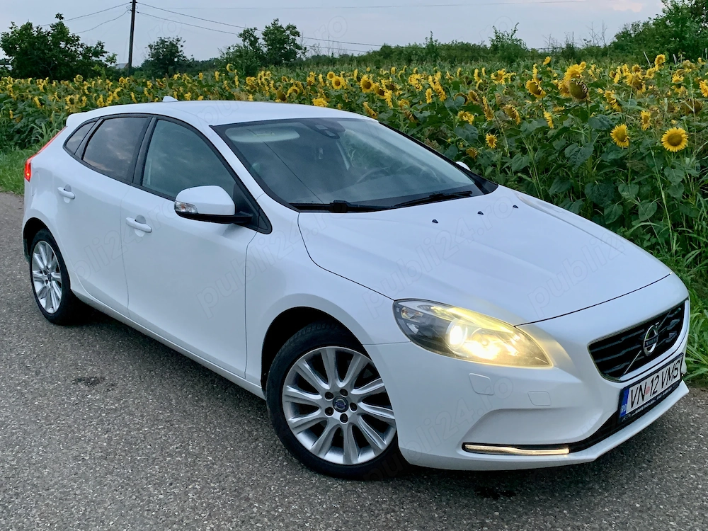 VOLVO V40-D3 MOMENTUM PRO 2.0 D 150 cp 2015 Euro 5