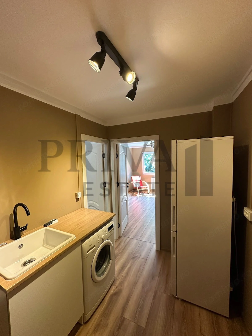 Garsoniera renovata, 26 mp, etaj 2, Complex Studențesc