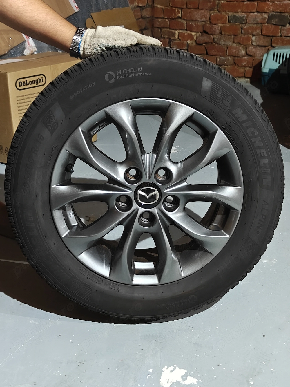 Set jante 16 5x114.3 + anvelope iarnă Michelin 205/60 R16