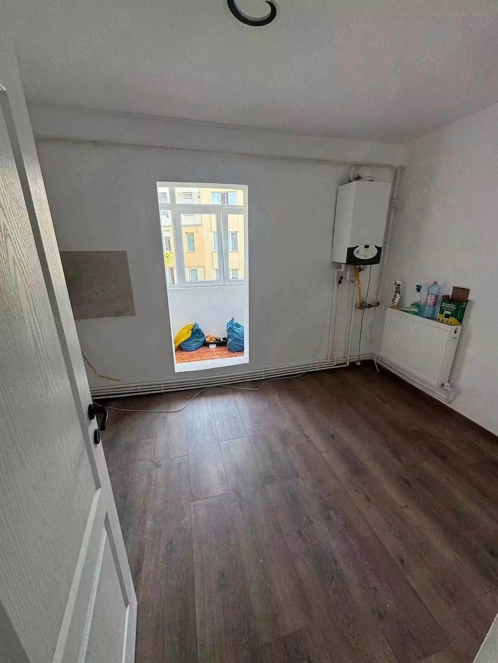 De vanzare apartament cu 2 camere, decomandat, balcon, renovat in 2026 59900euro