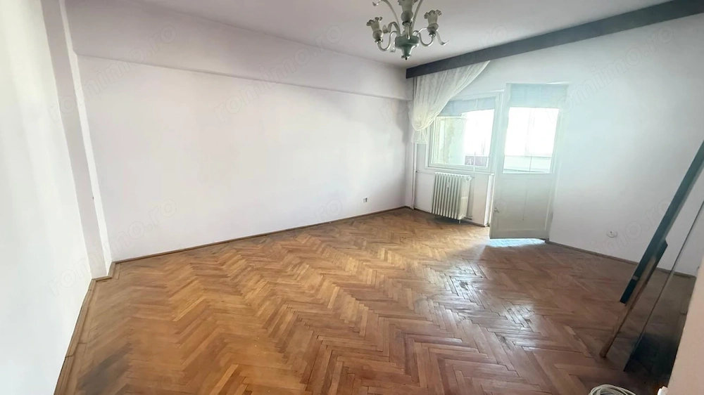 Apartament 3 camere decomandat, 64.80 mp, zona Republicii