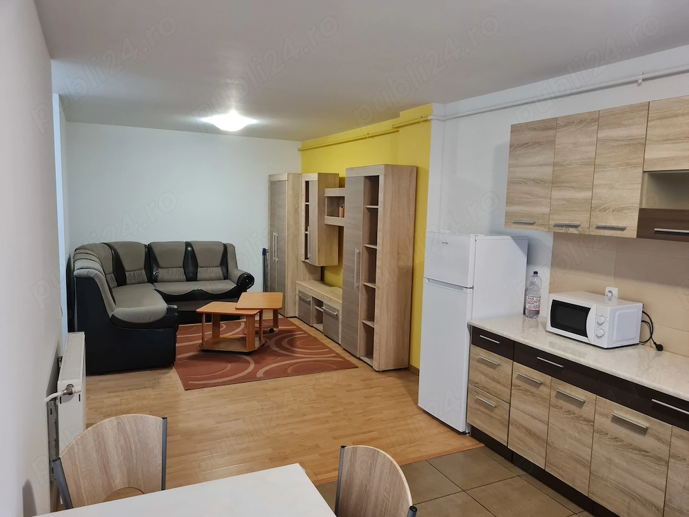 Inchiriez apartament de 3 camere