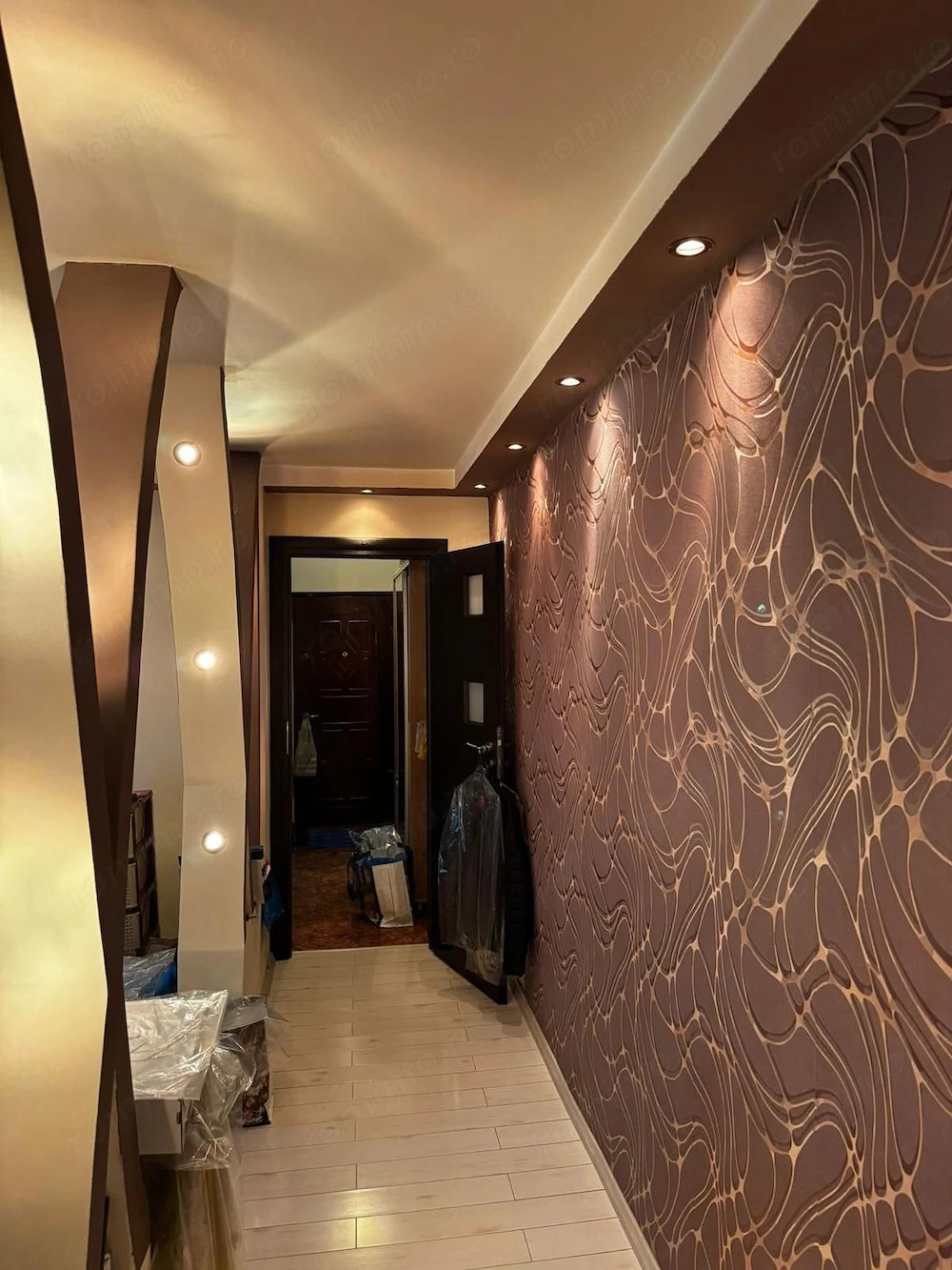 Apartament cu 3 camere , str. Bozieni
