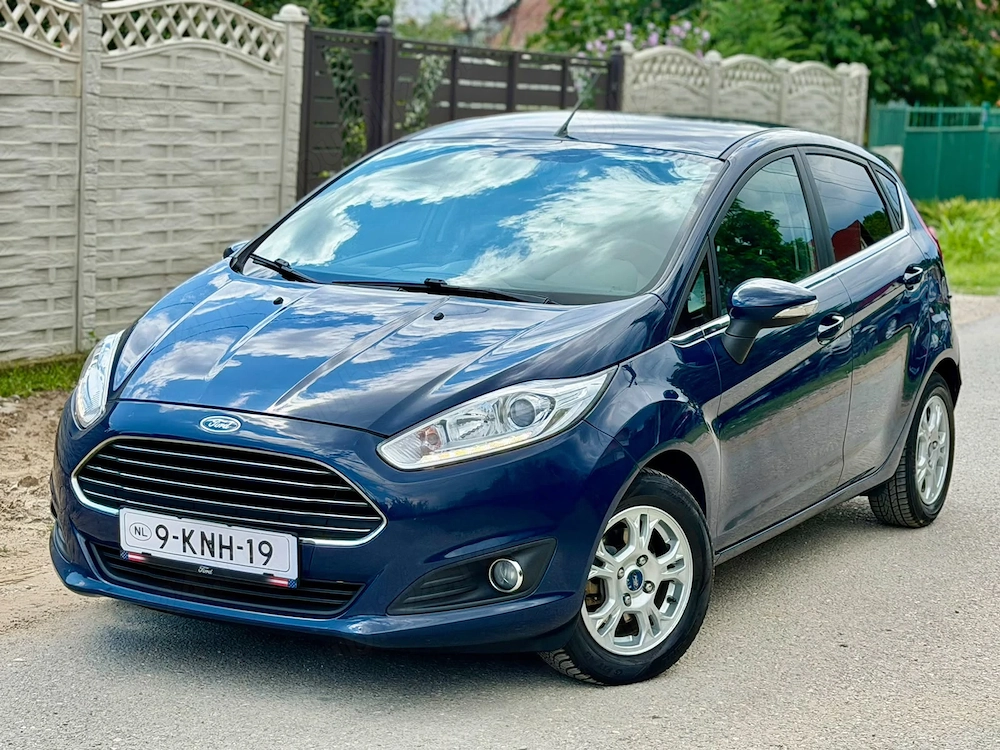 Ford Fiesta Titanium  An 2013  Motor 1.6diesel  Euro 5  LED   BT