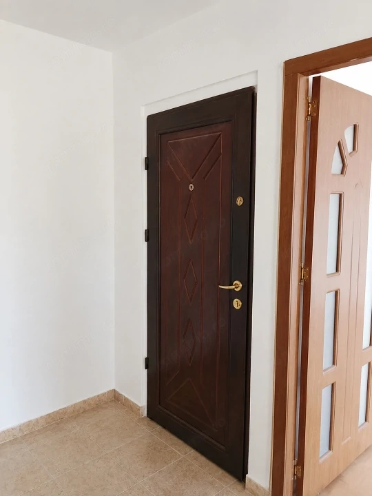 Apartament 3 camere, cartier Rovine