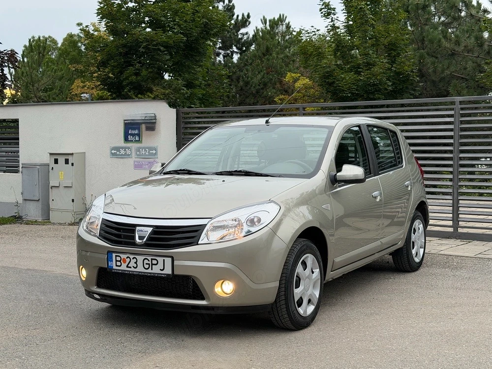 Dacia Sandero   LAUREAT  1.2MPI 75CP cu 9.900 KM Realii Tinuta in Garaj !
