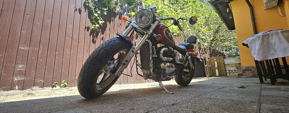 SUZUKI Marauder 