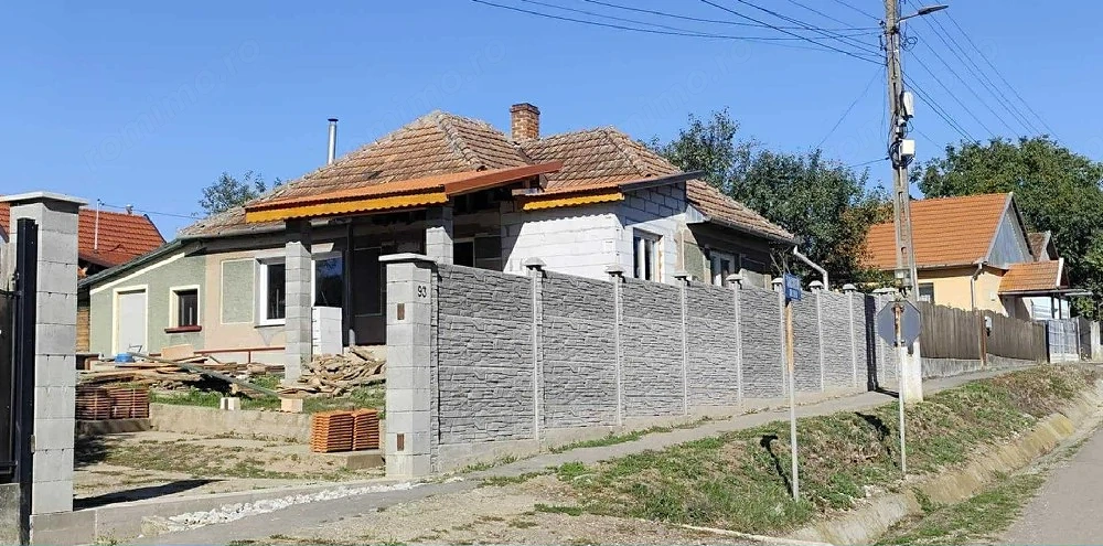 Casa cu teren în Crestur 