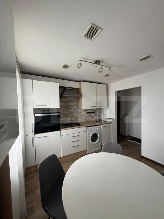 Apartament 3 camere, 63 mp, zona Piata Maria