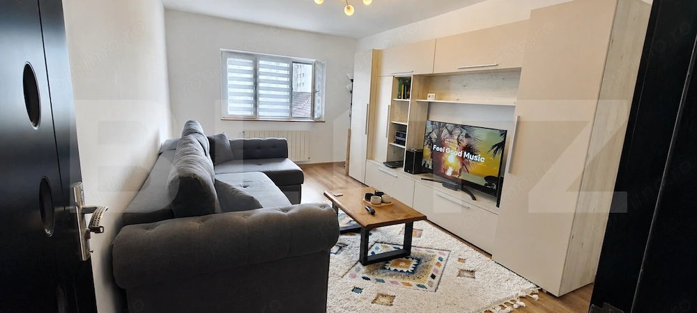 Apartament 2 camere decomandat, complet mobilat și utilat, loc de parcare