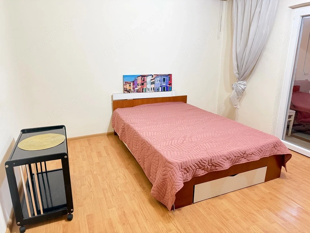 inchiriez apartament o camera Soarelui