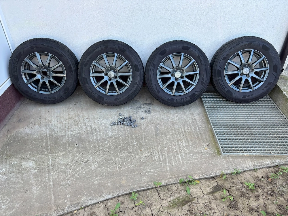 Vand roti cu jenti si cauciucuri de iarna noi (4 buc - set) 215/70R16 100H