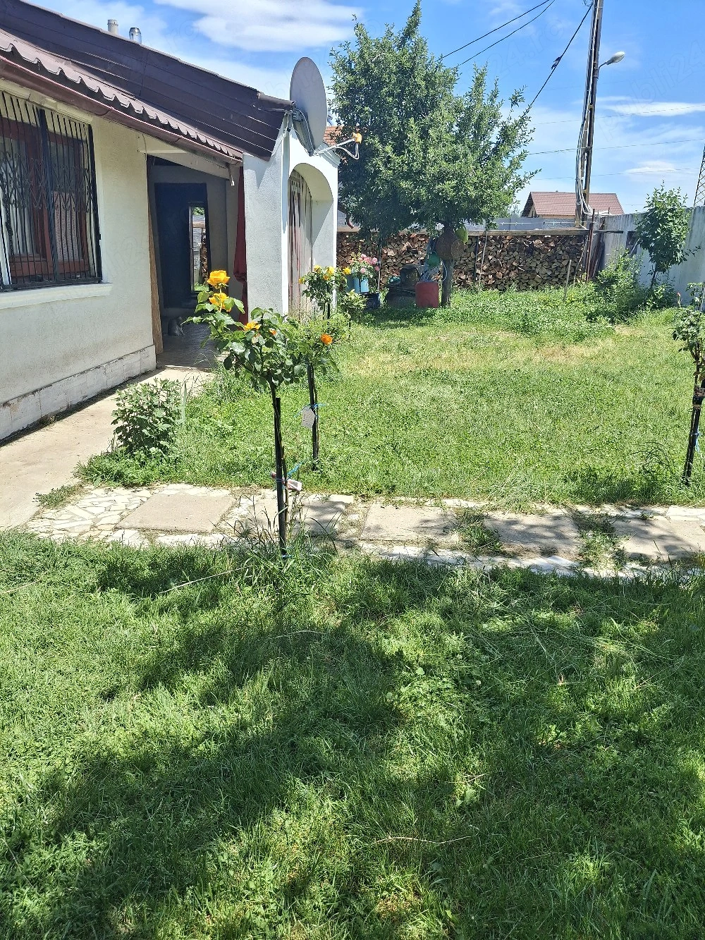 vand casa cu teren  cu drum servitute  periferia tg jiu