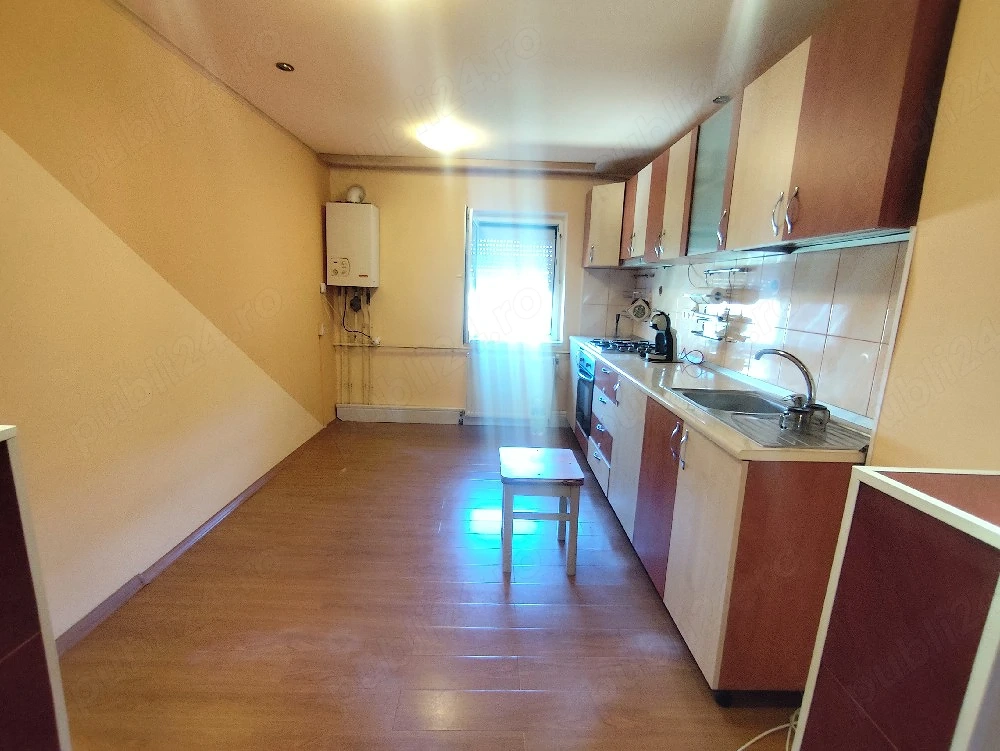 Apartament 3 camere cf 1 decomandat 