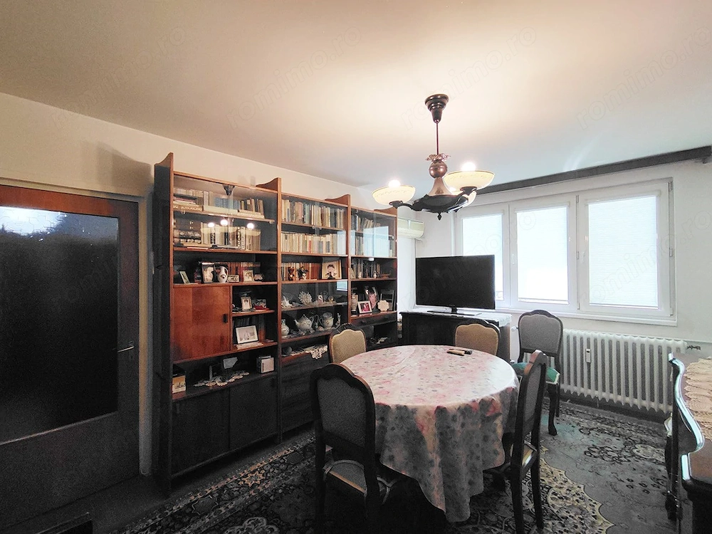Apartament 3 camere, decomandat, zona 1 Decembrie 1918