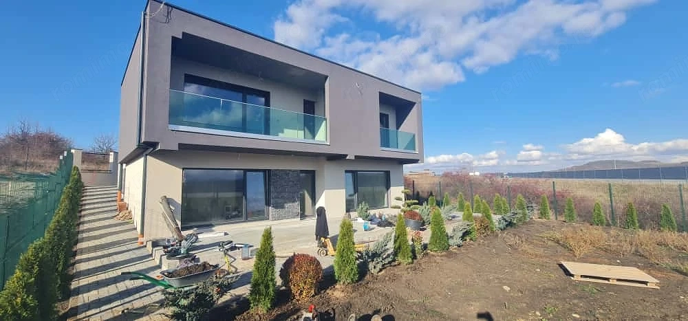 Casa individuala 201mp, teren 815mp Selimbar - Tineretului