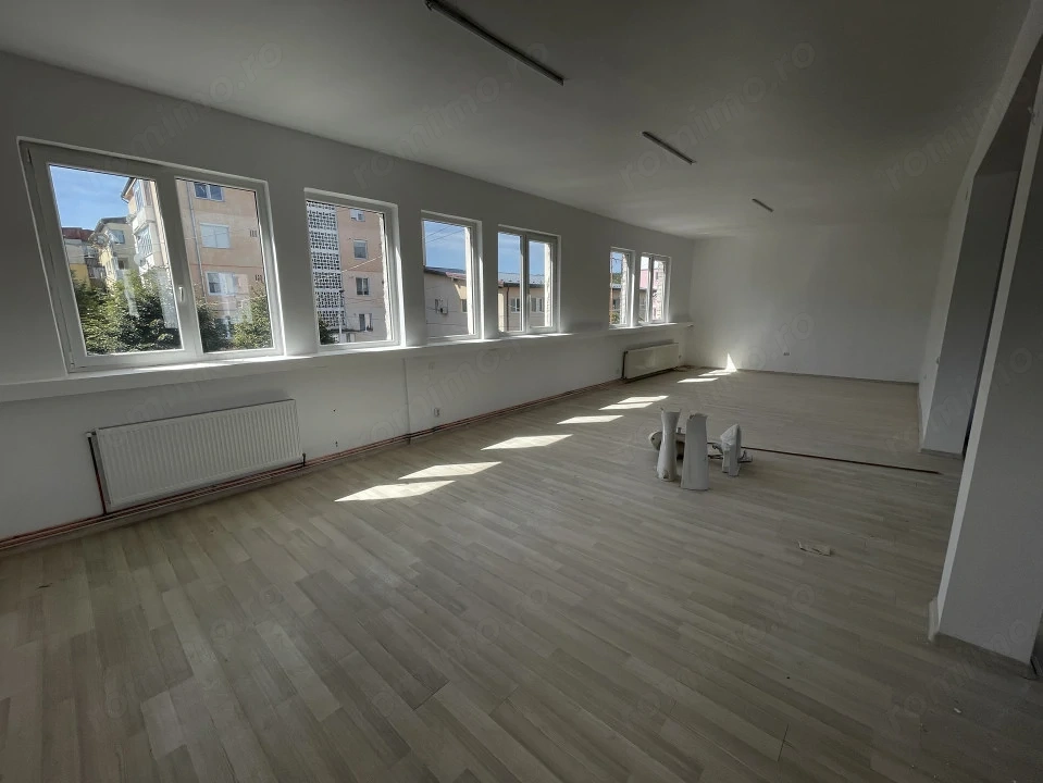 Spatiu comercial/birouri 125mp Cisnadie
