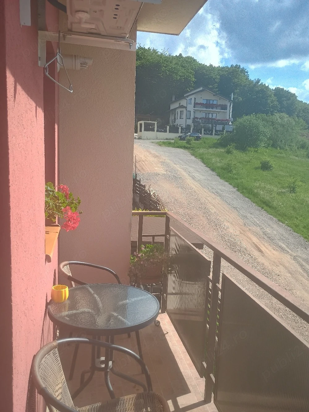 Apartament 3 camere de vânzare str.Sub Cetate Florești 