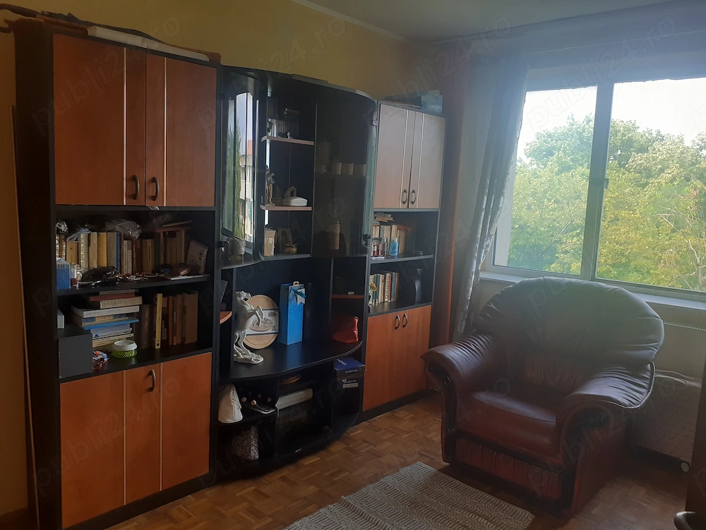 Apartament 3 cam. cf.1 semidecomandat, in Zona Hipodrom, mobilat si utilat asa cum se vede in poze.