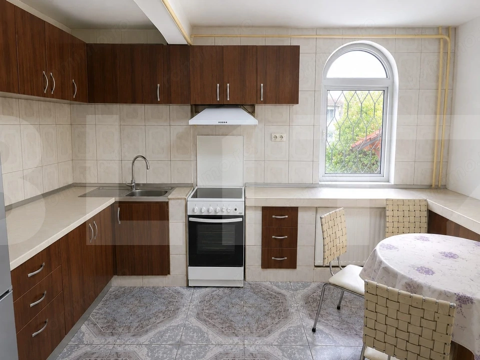 Apartament 3 camere, 77 mp, parter, mobilat, zona Girocului