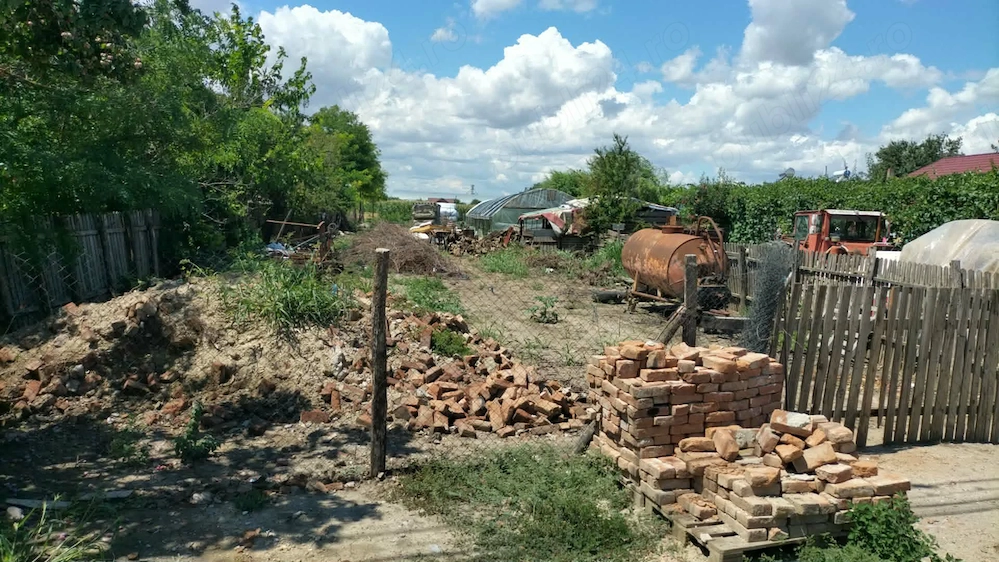 Perieți, Ialomița - Teren 3.162 mp, parțial intravilan, utilități și drum asfaltat, direct proprieta