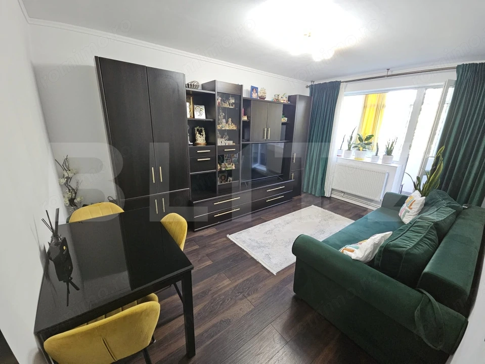 Apartament 3 camere, 56 mp, zona Podul Ros 