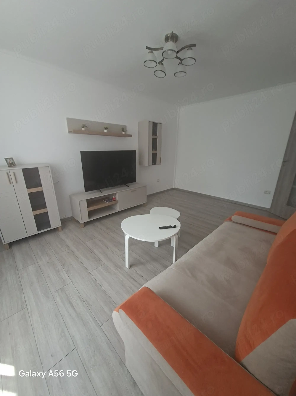 Închiriez apartament 