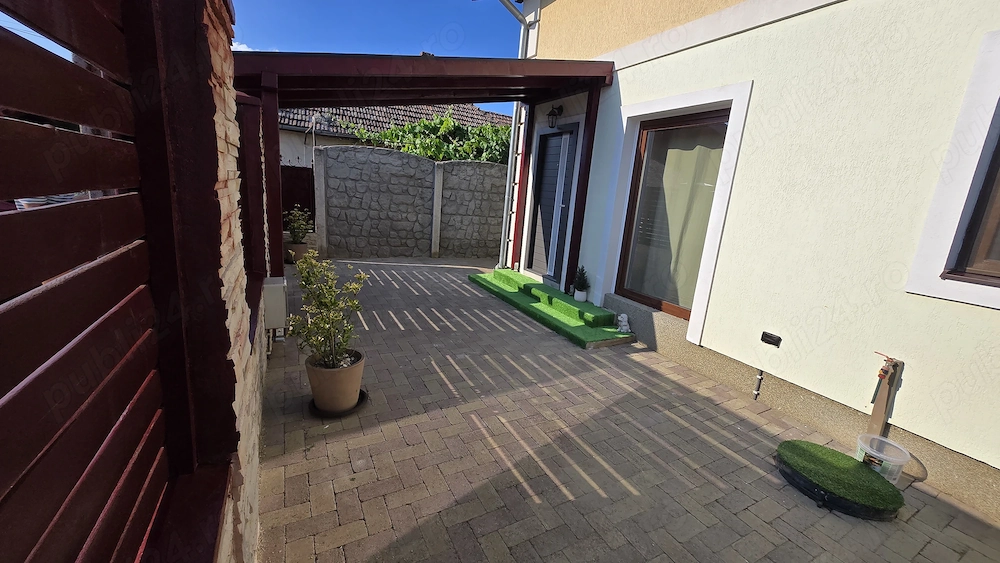 Propietar vând apartament la triplex. 