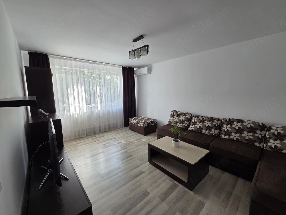 inchiriez apartment 3 camere zona Piata Trapezului