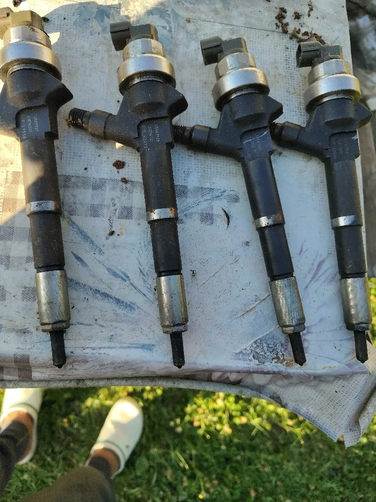 injectoare Astra j 1.7