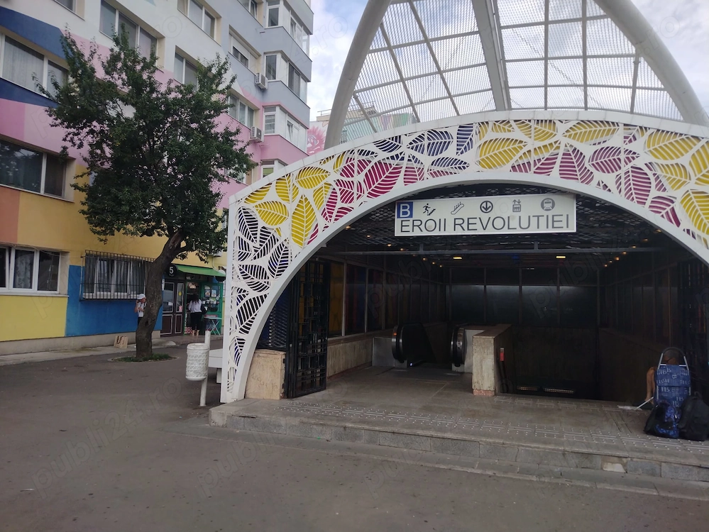 Proprietar, închiriere apartament cu 2 camere dec,350 eu, situat  la ieșirea de metrou Eroii Revolu