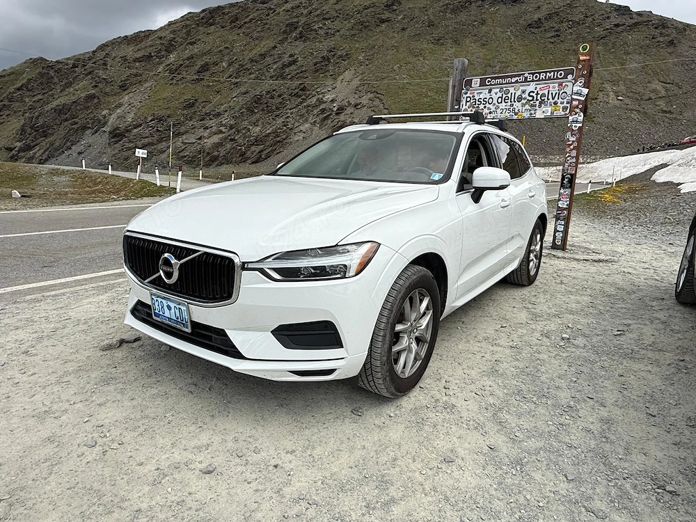 Vând Volvo XC60, an fabricație 2020, cu doar 54.000 km.