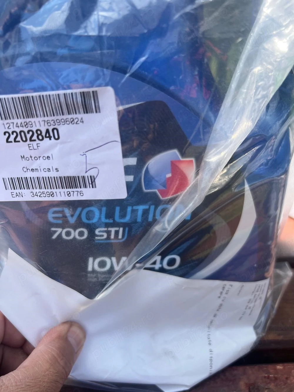 Vând ulei de motor ELF Evolution 700 STI 10W-40, 5 l,nou, sigilat, în ambalajul original