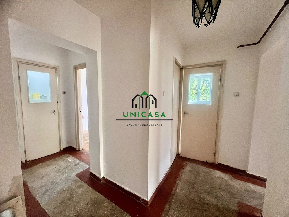 Apartament 4 camere, decomandat/Etaj 4/4 ,Zona Nord