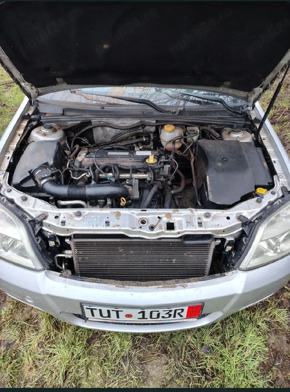 Bot față: capotă, bară, aripă, far, radiatoare Opel Vectra C 