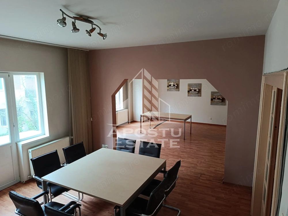 Apartament spatios, 4 camere,  etaj 1, Zona Centrala - Timisoara