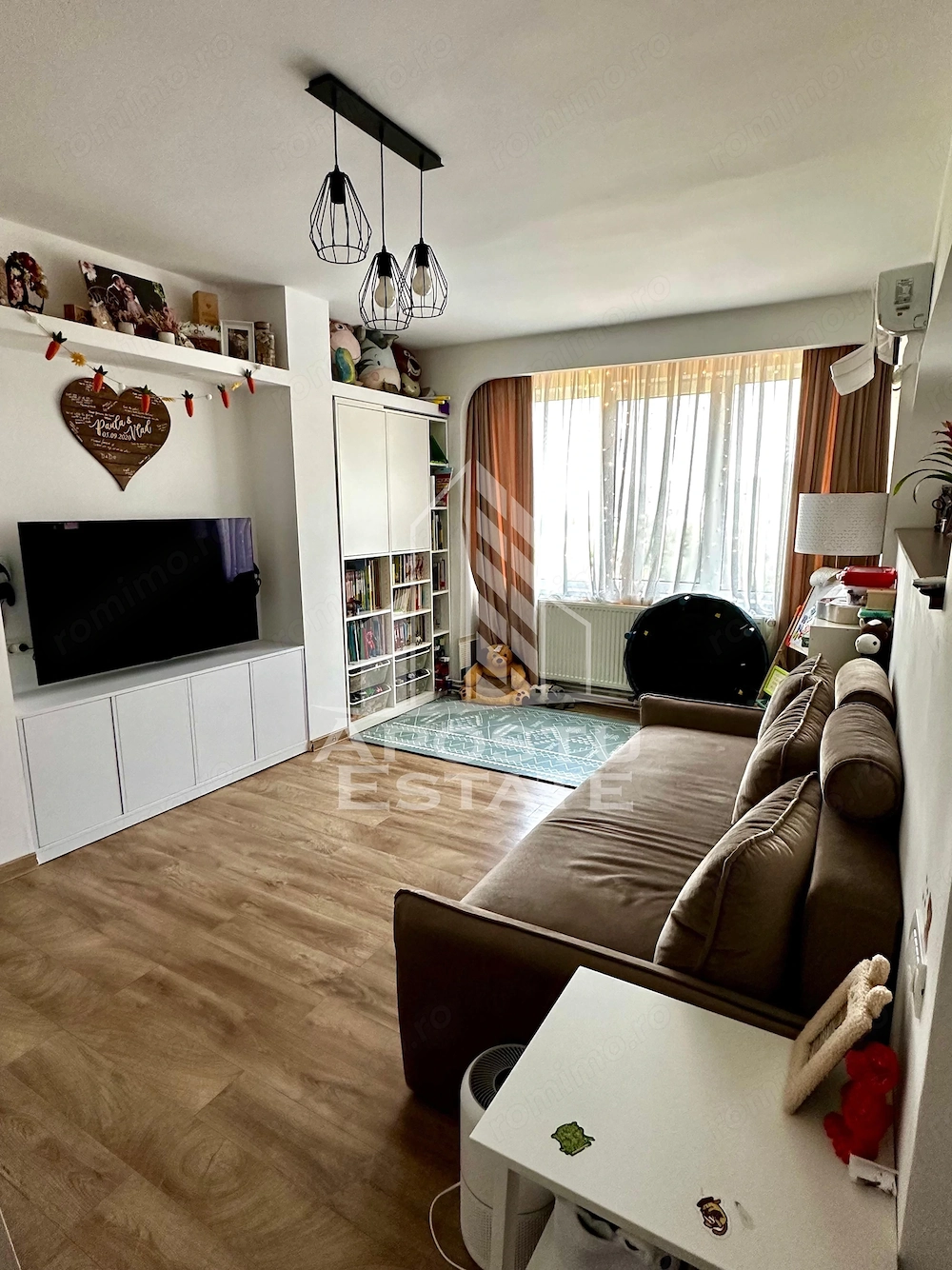 Apartament cu 4 camere de vânzare , renovat, decomandat,Gheorghe Lazar