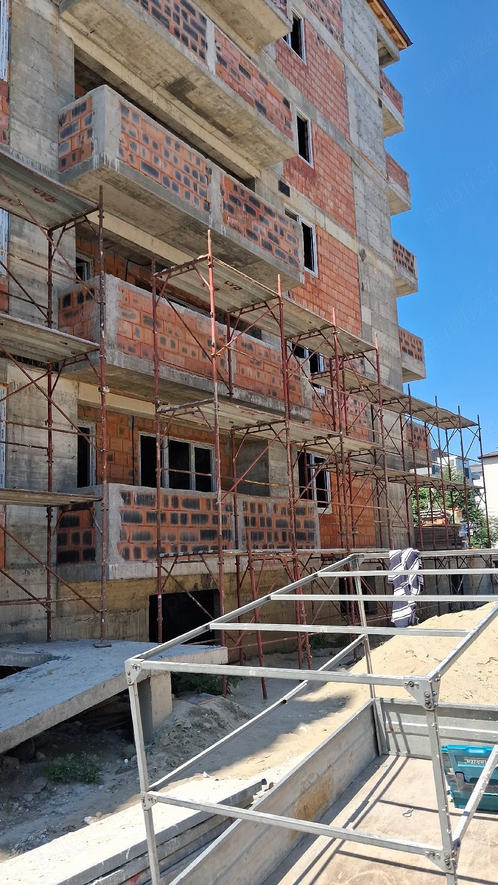 angajez meseriași in construcții 