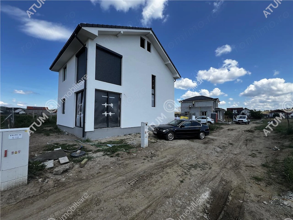 Casa individuala la cheie cu 4 camere si teren de 310 mp in Cristian