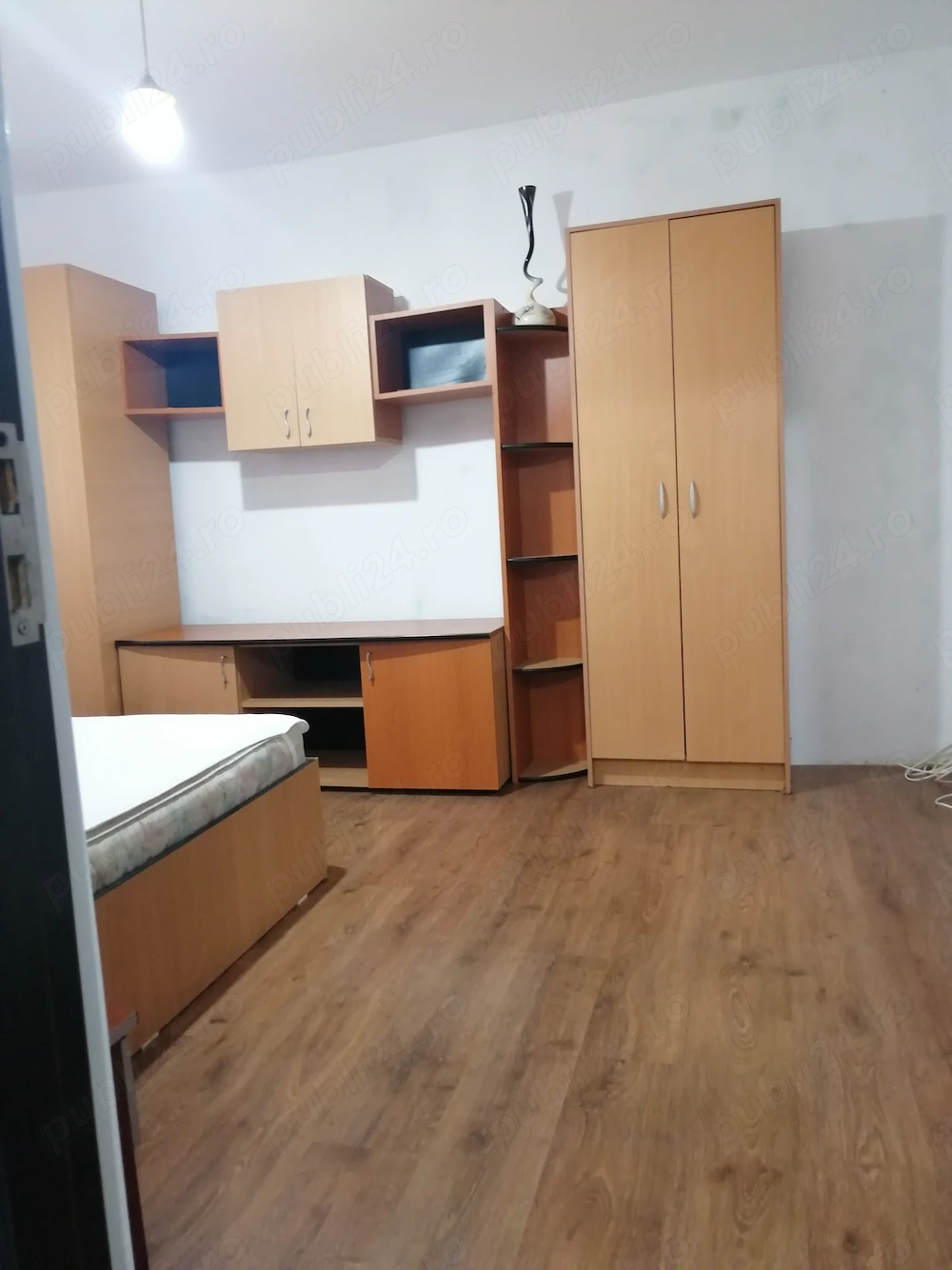De închiriat apartament cu o cameră în Calea Buziașului 