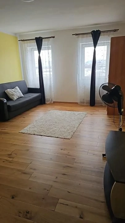 Garsoniera decomandata zona Stefan Cel Mare