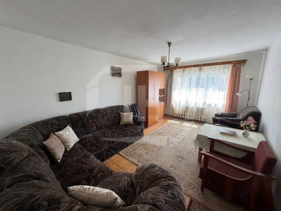 Apartament 2 camere, decomandat, etaj intermediar, zona Titulescu