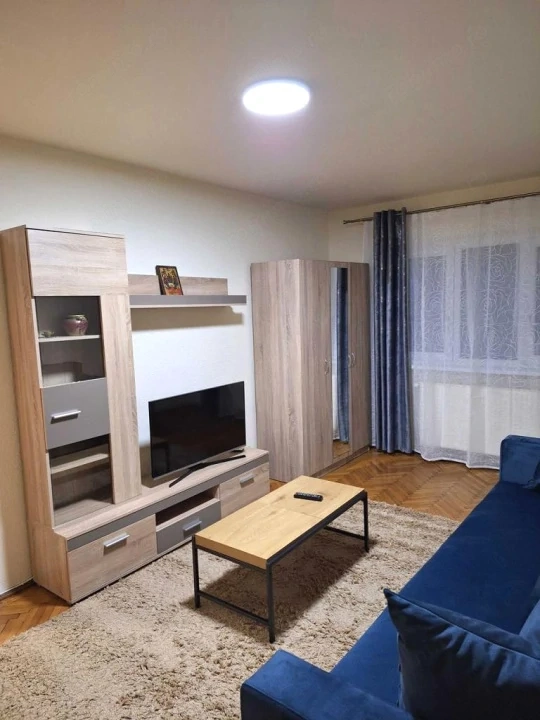 Apartament 3 camere decomandate zona Dioda