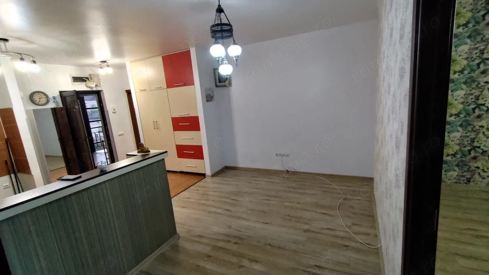 Apartament 2 camere, balcon, terasa si loc de parcare,