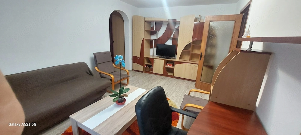 Închiriez apartament 2 camere zona Lunca Reșița.