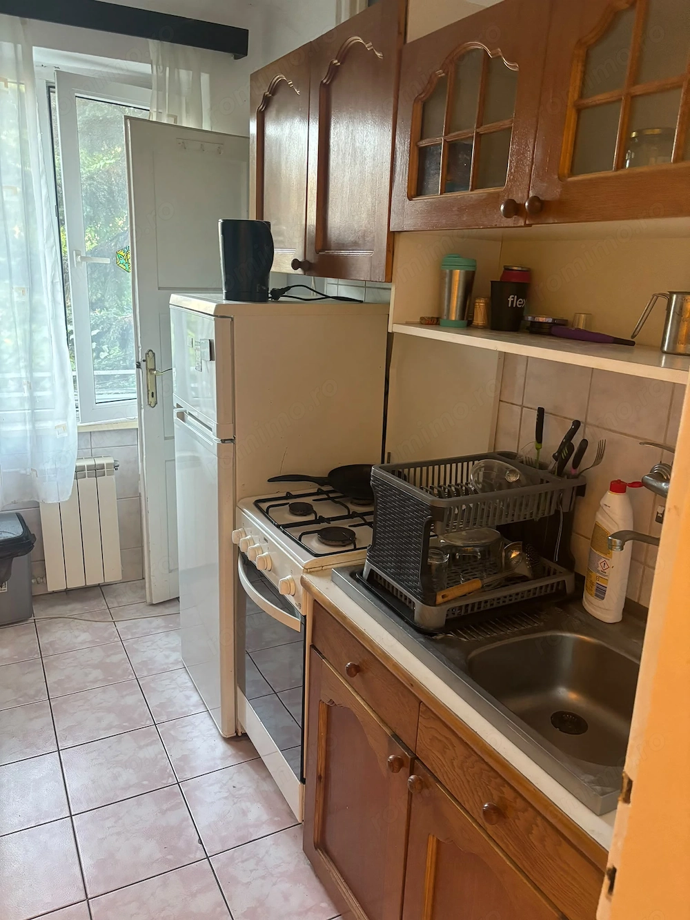 2 cam decomandat etaj 1 Str Sorin Titel zona Politehnica
